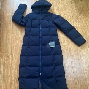 Eddie Bauer glacier peak seamless stretch down duffle coat.